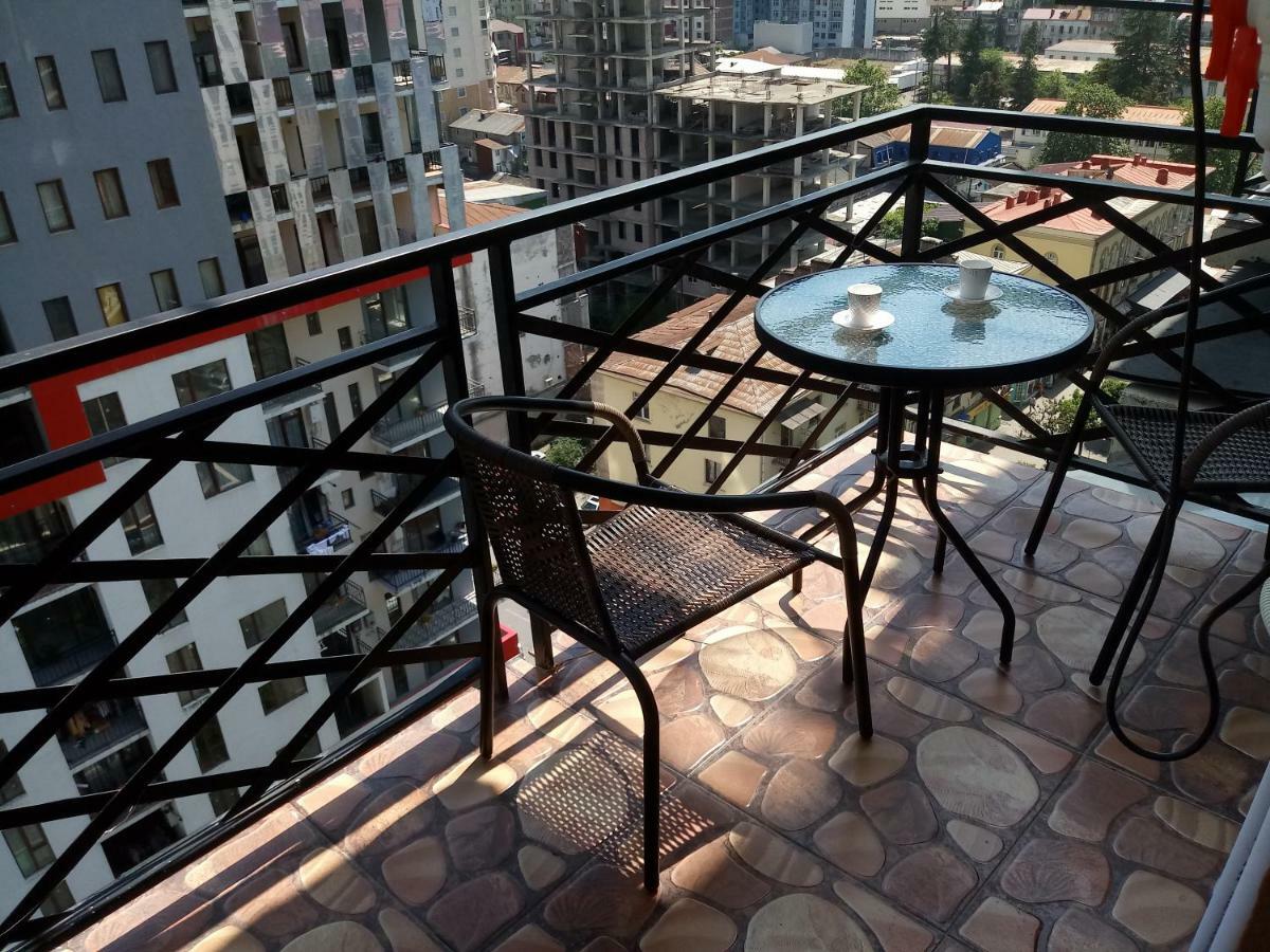 דירות Flat in Batumi city centre מראה חיצוני תמונה